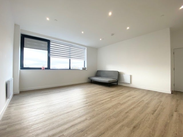 Flat Alençon Link in Basingstoke and Deane