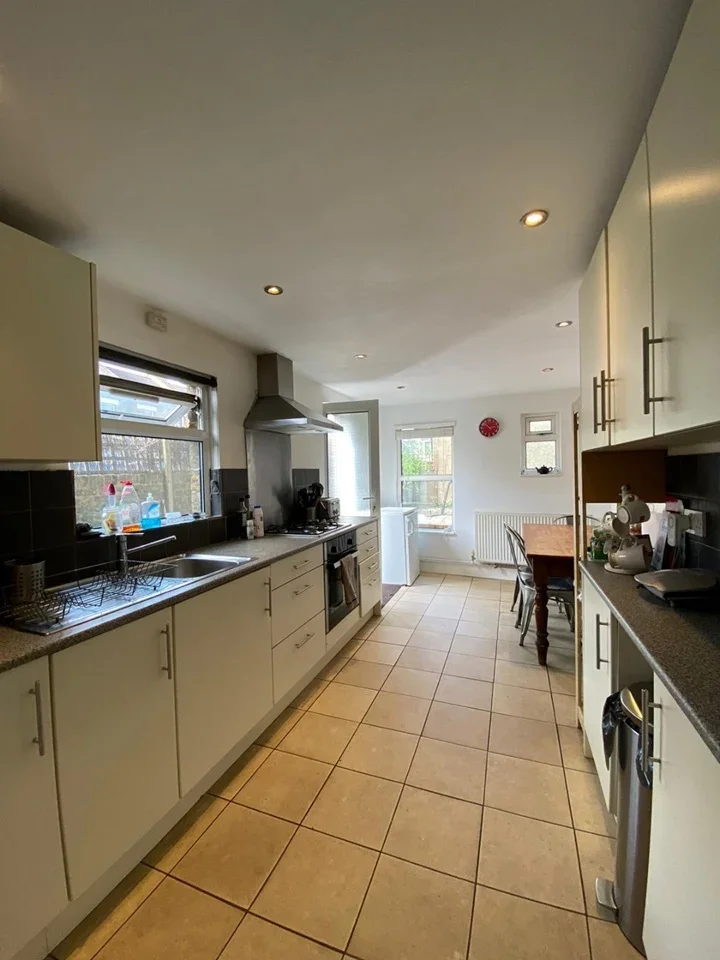 Room Malvern Road in Greater London