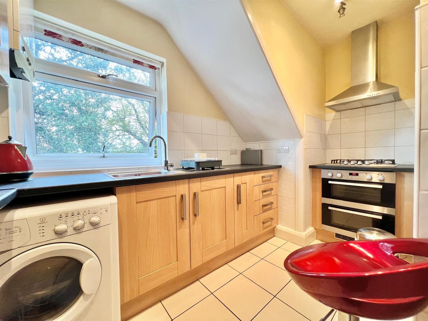 Flat Belmont Road in Greater London