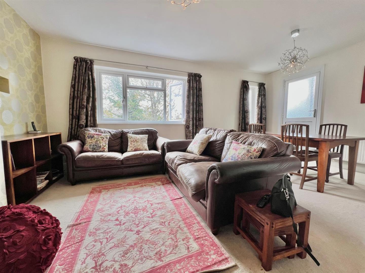 Flat Belmont Road in Greater London