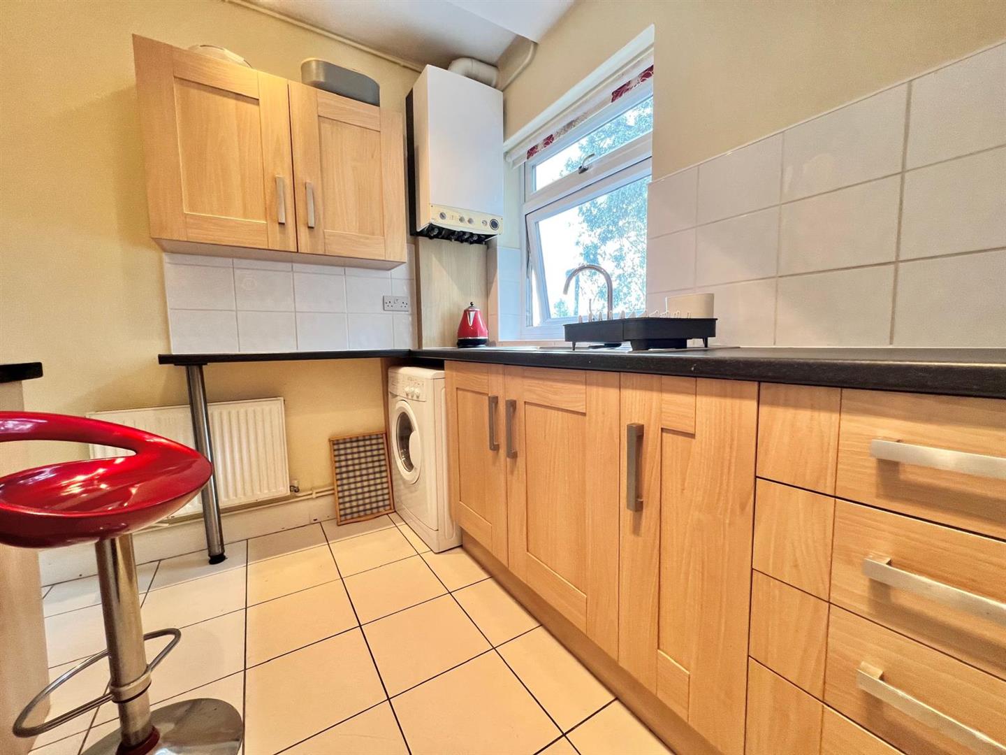 Flat Belmont Road in Greater London