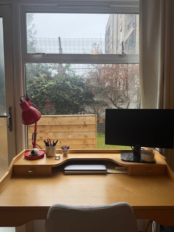 Flat Mowlem Street in Greater London