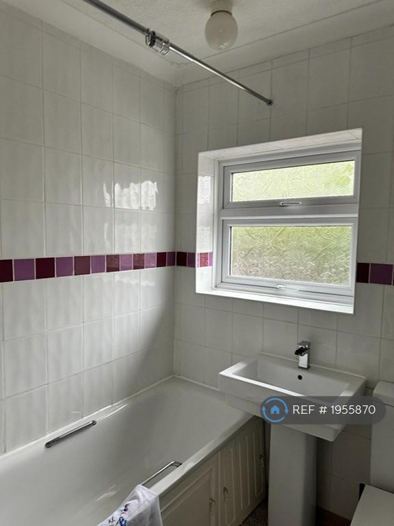 House Fairburn Close in Nottingham