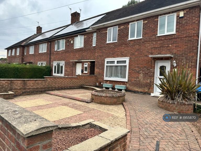 House Fairburn Close in Nottingham