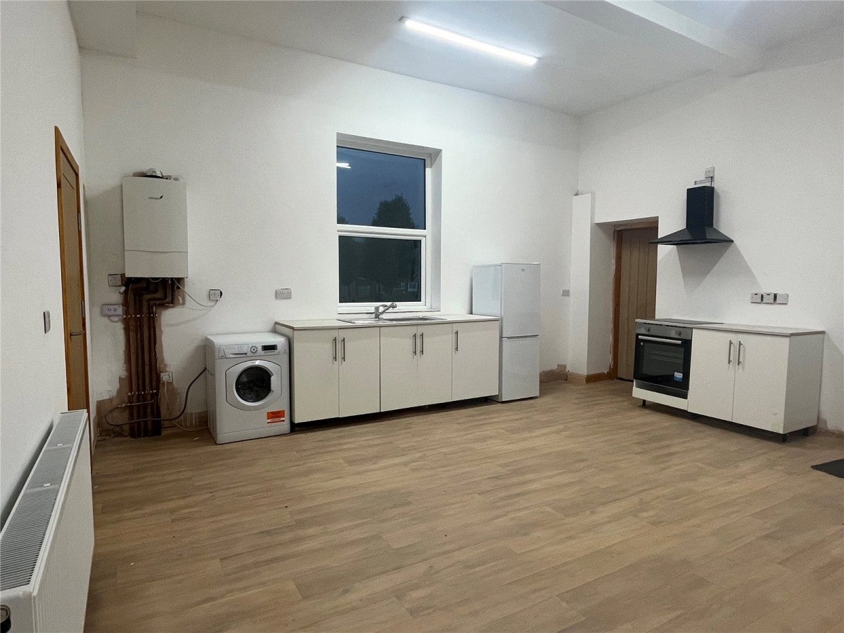Room Milton Walk in Kirklees