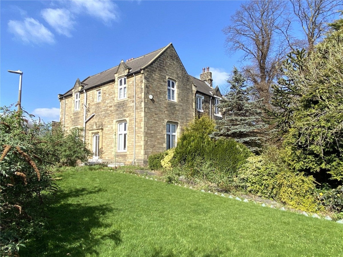 Room Milton Walk in Kirklees
