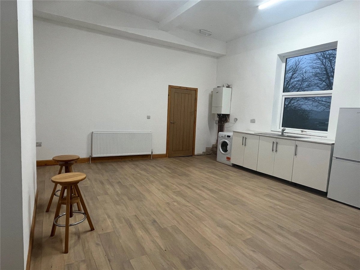 Room Milton Walk in Kirklees