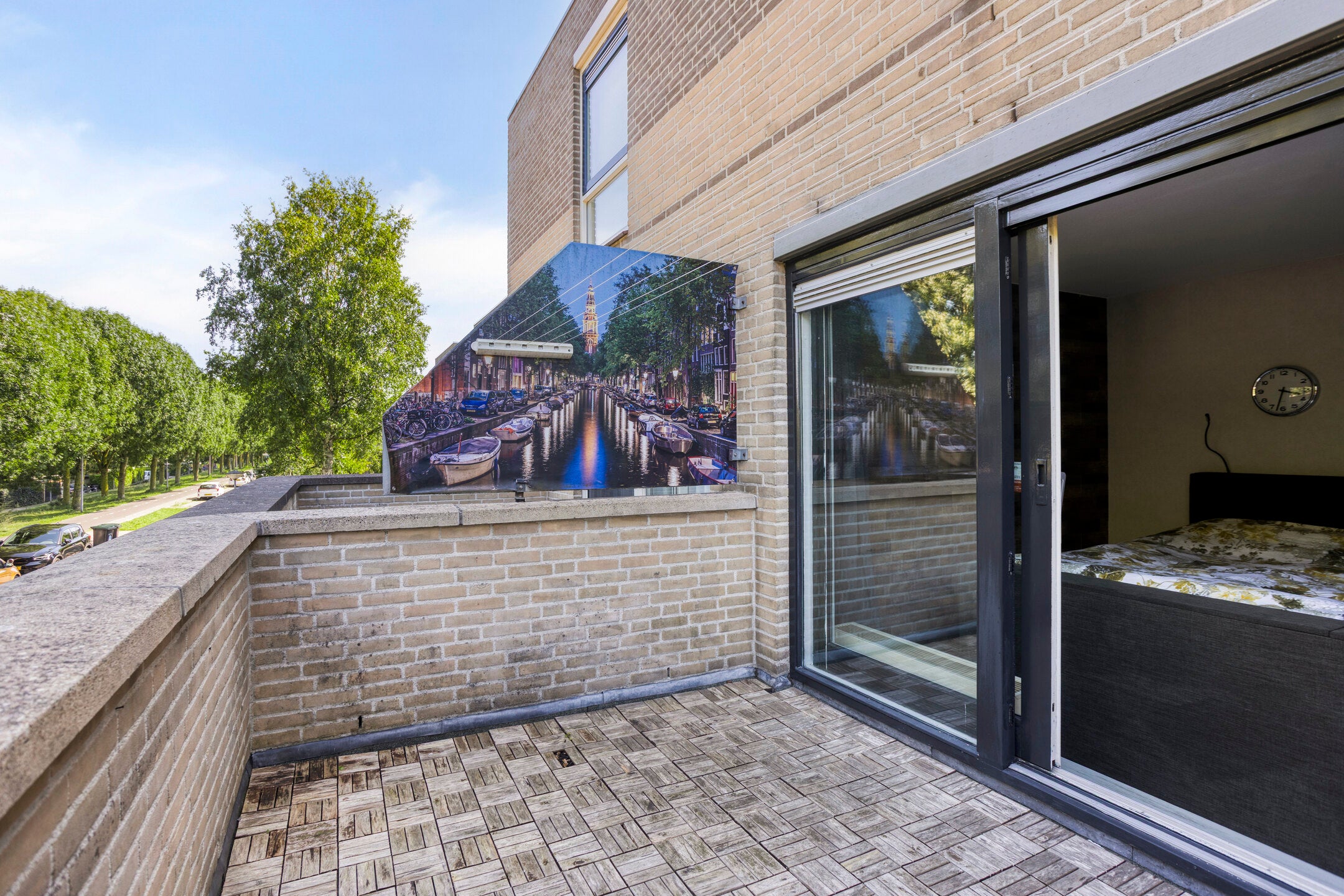 Tussenwoning te koop: Victoria Regiastraat 10, Almere
