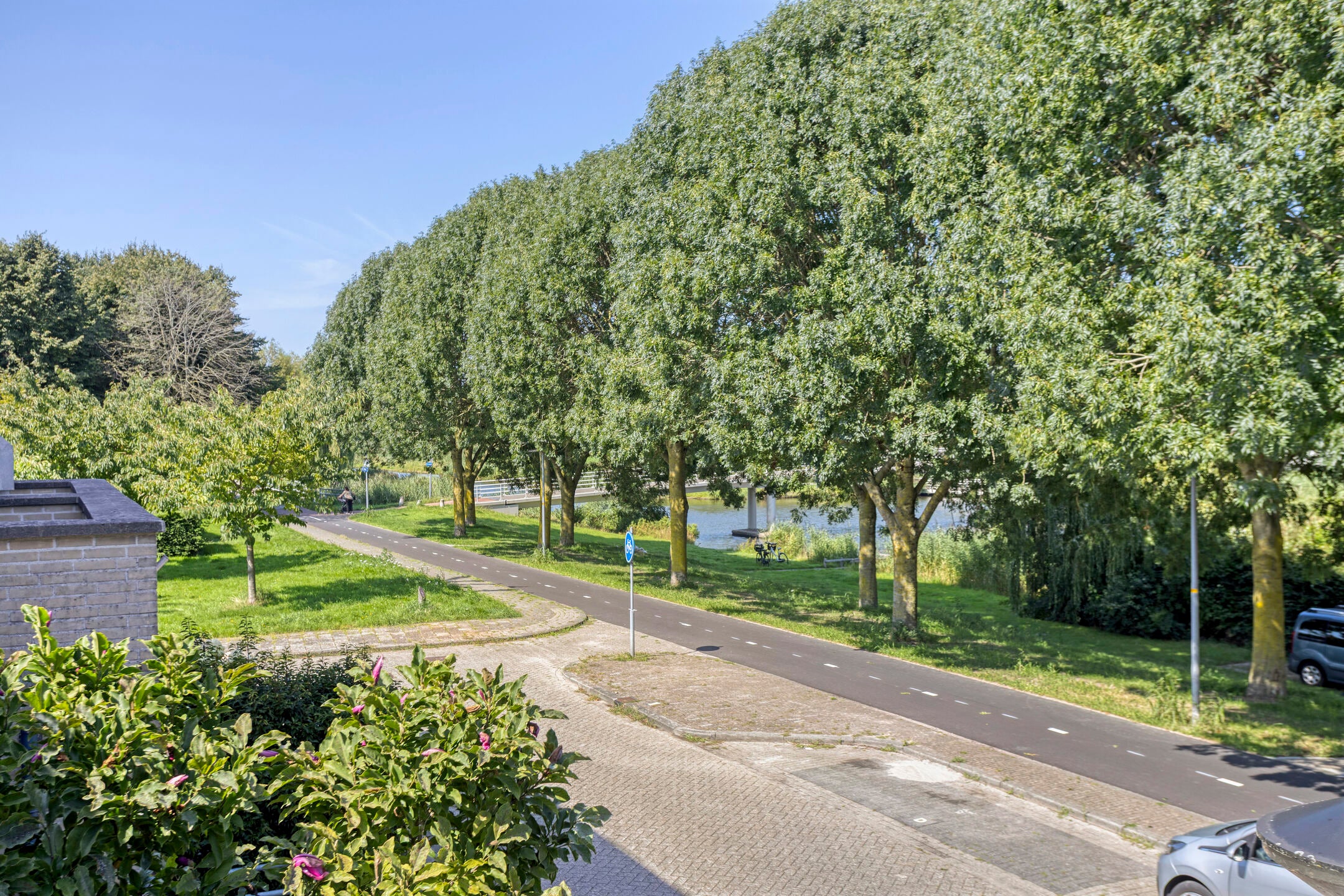 Tussenwoning te koop: Victoria Regiastraat 10, Almere