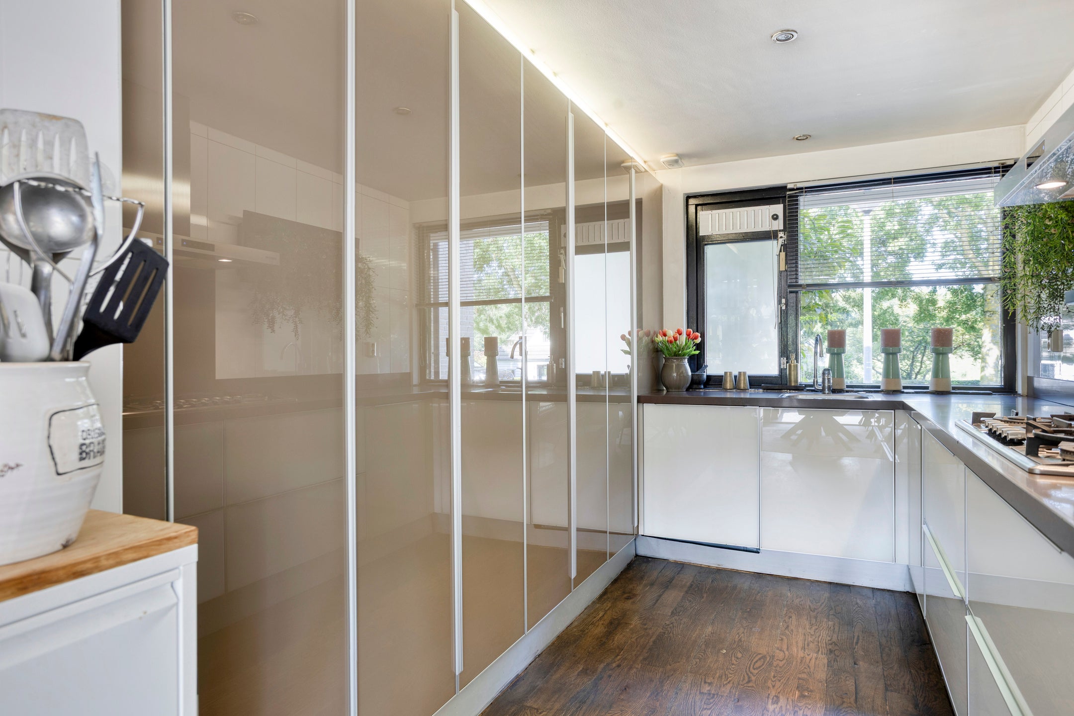 Tussenwoning te koop: Victoria Regiastraat 10, Almere
