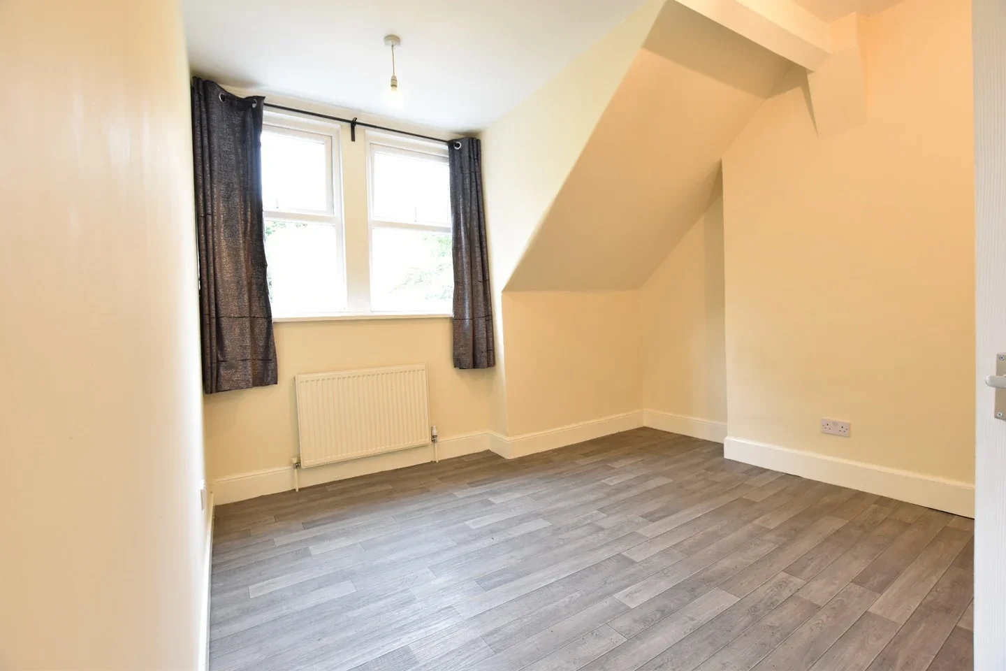 Flat Moulton Rise in Luton
