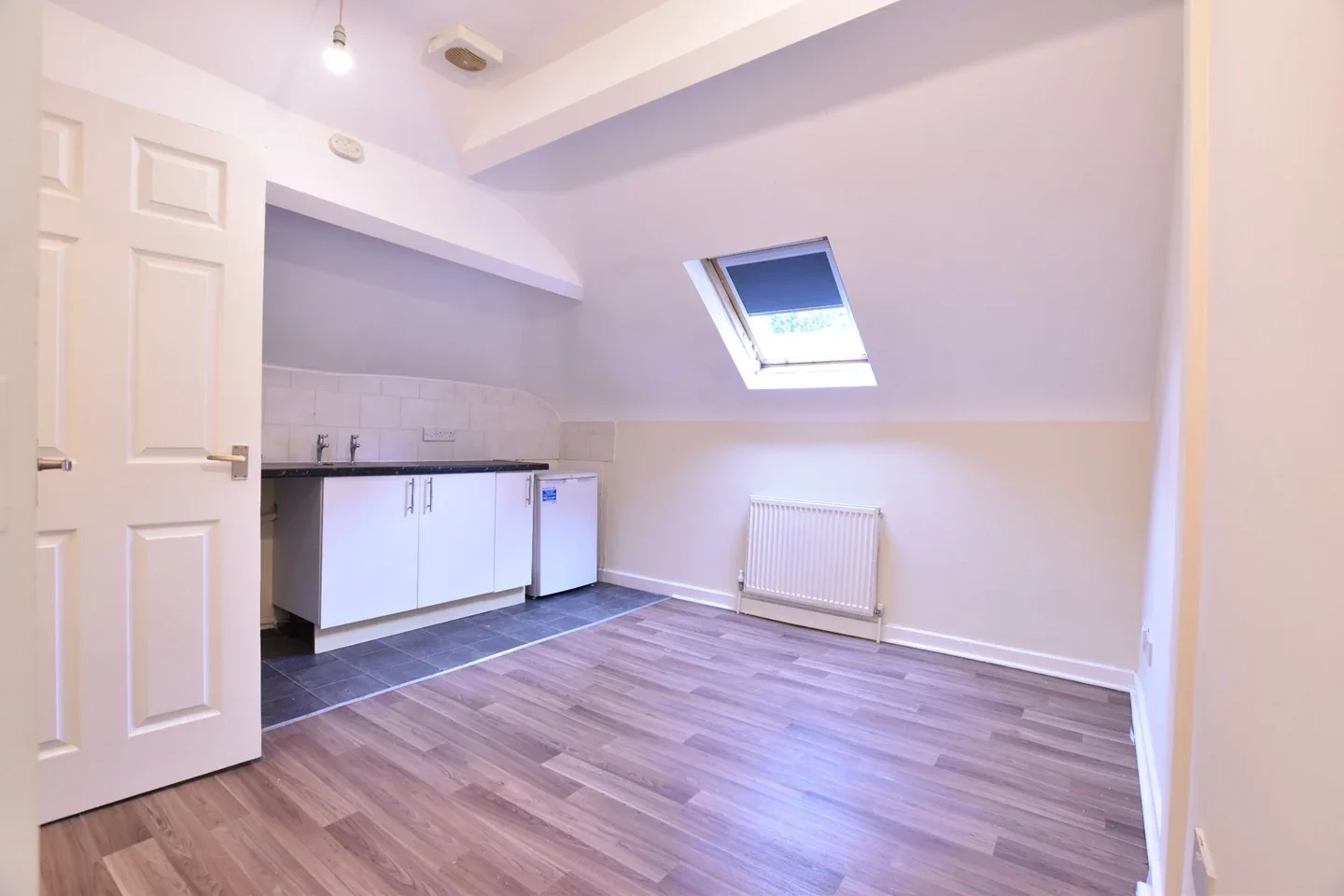 Flat Moulton Rise in Luton