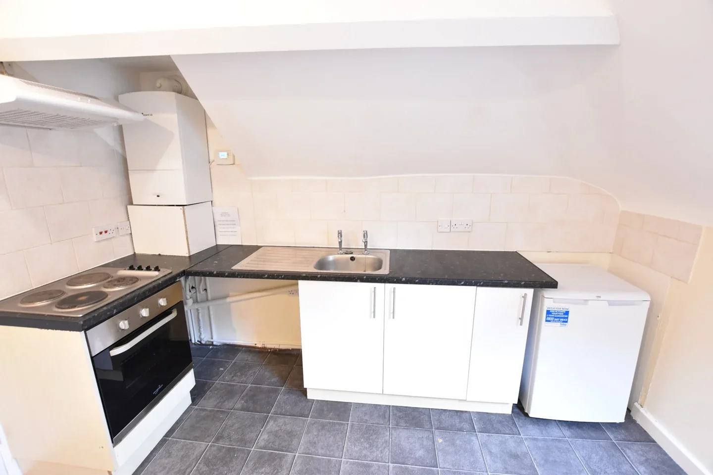 Flat Moulton Rise in Luton