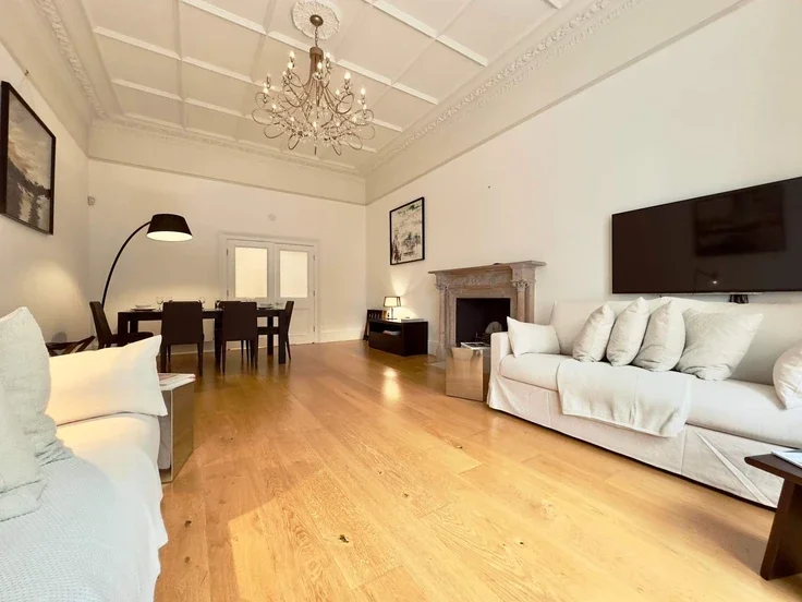 Flat Onslow Square in Greater London