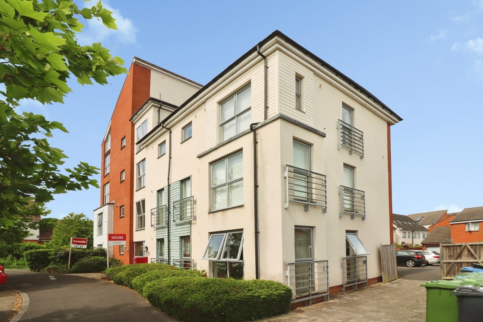 Flat Long Down Avenue in Harry Stoke