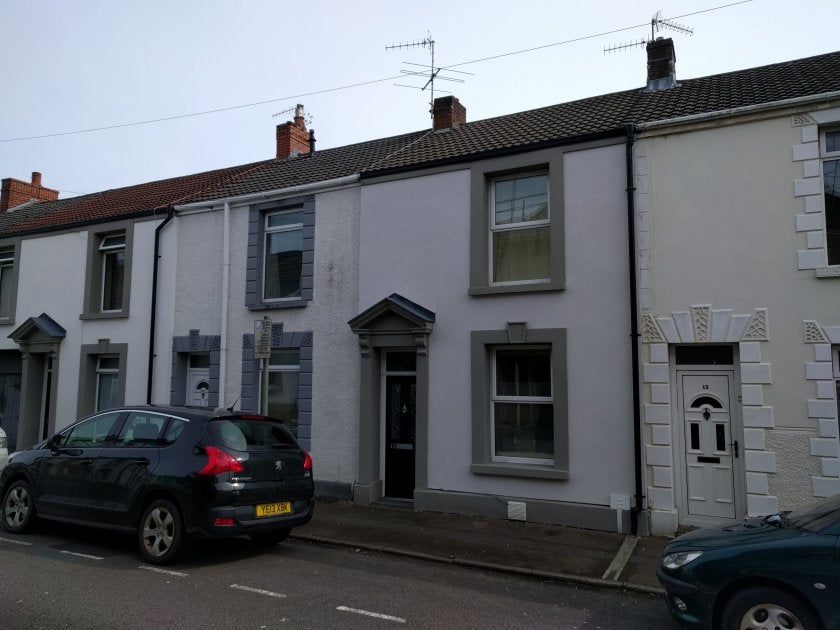 Flat Spring Terrace in Swansea