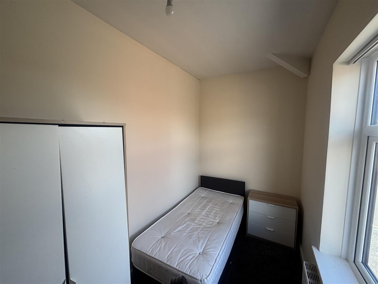 Room Ashton Street in Preston