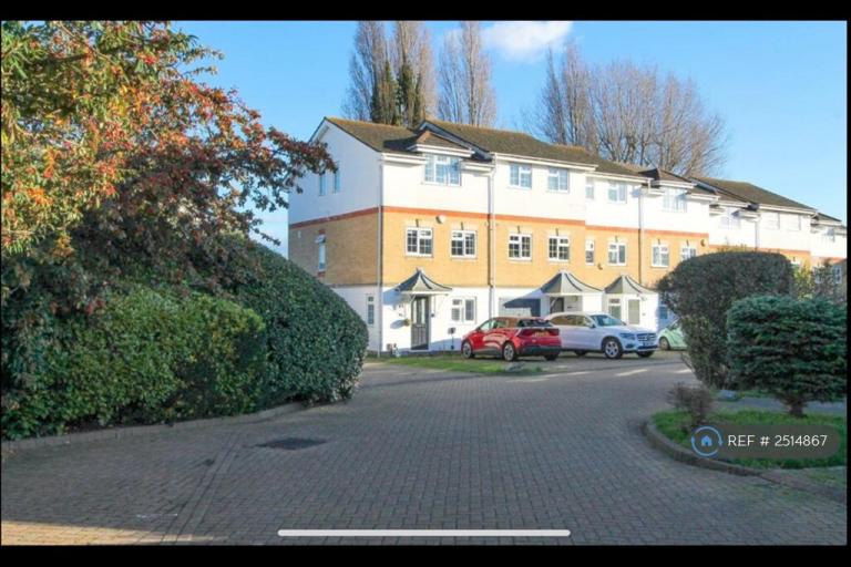 House Nash Close in Greater London