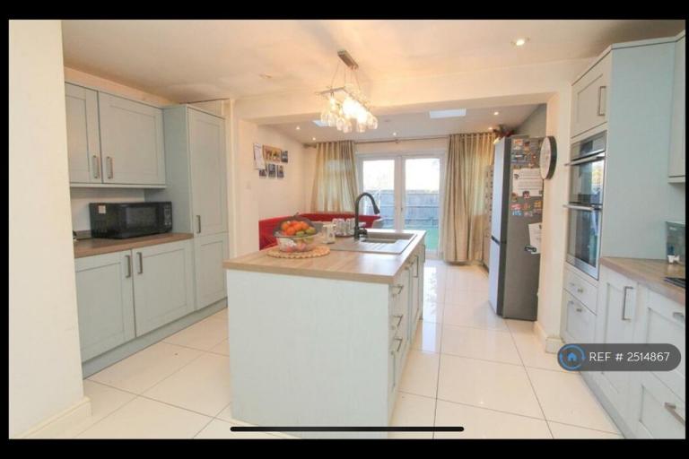 House Nash Close in Greater London