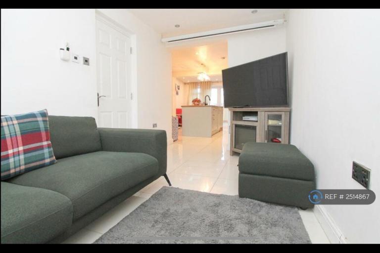 House Nash Close in Greater London
