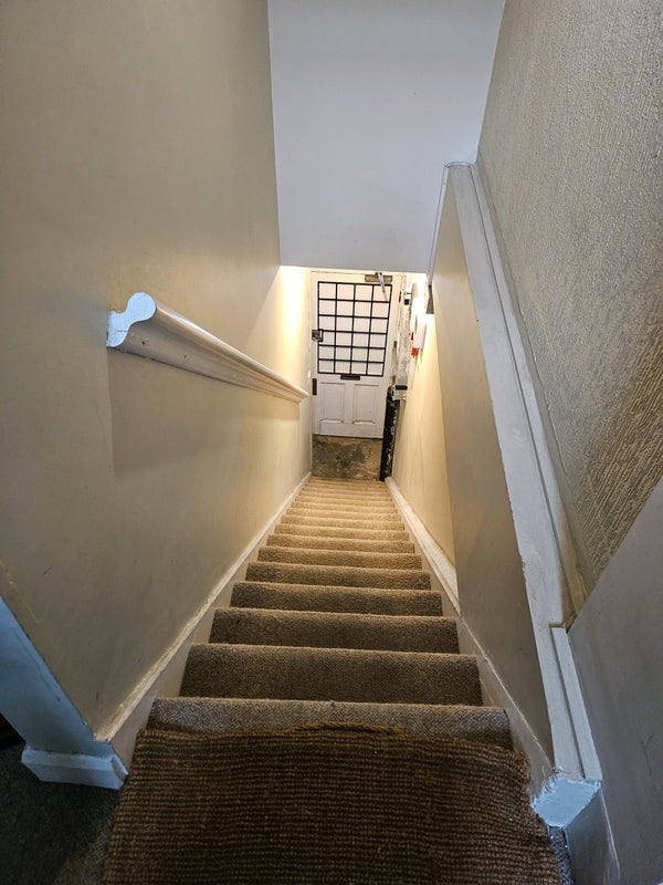 Room Battersea Park Road in Greater London