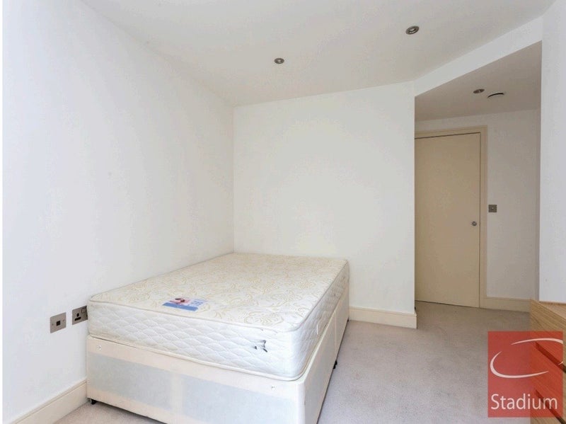 Room Eden Grove in Greater London