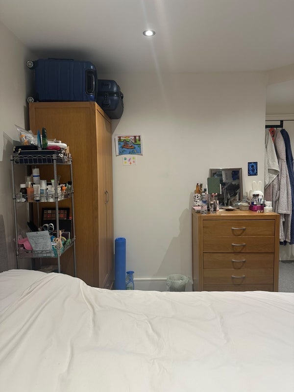 Room Eden Grove in Greater London