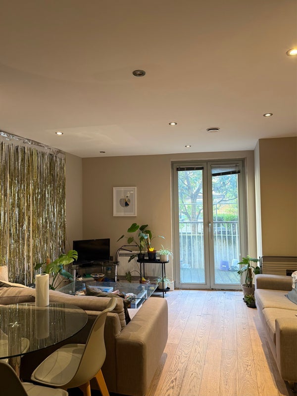 Room Eden Grove in Greater London