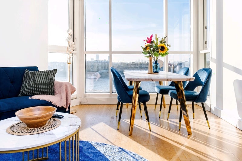 Flat Westferry Circus in Greater London