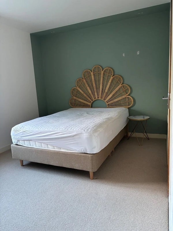 Room Hemlock Close in Greater London