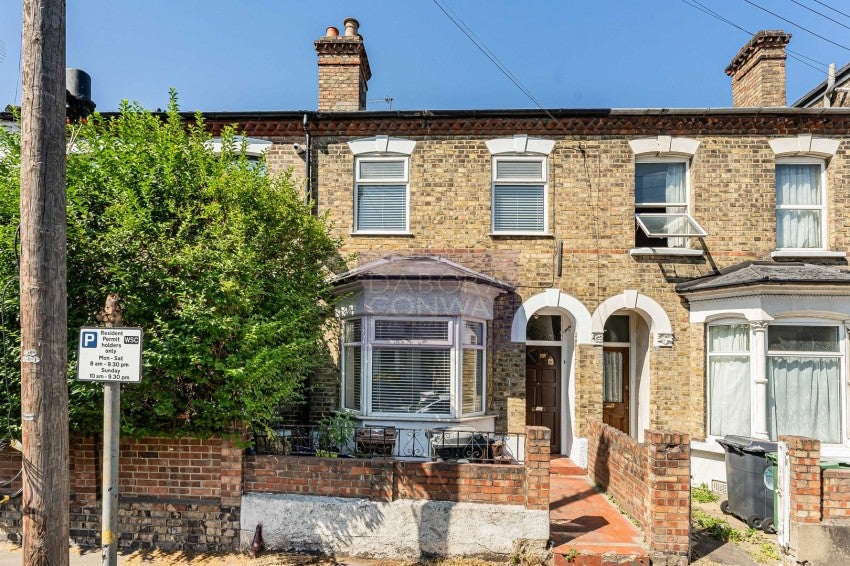 House Stainforth Road in Greater London