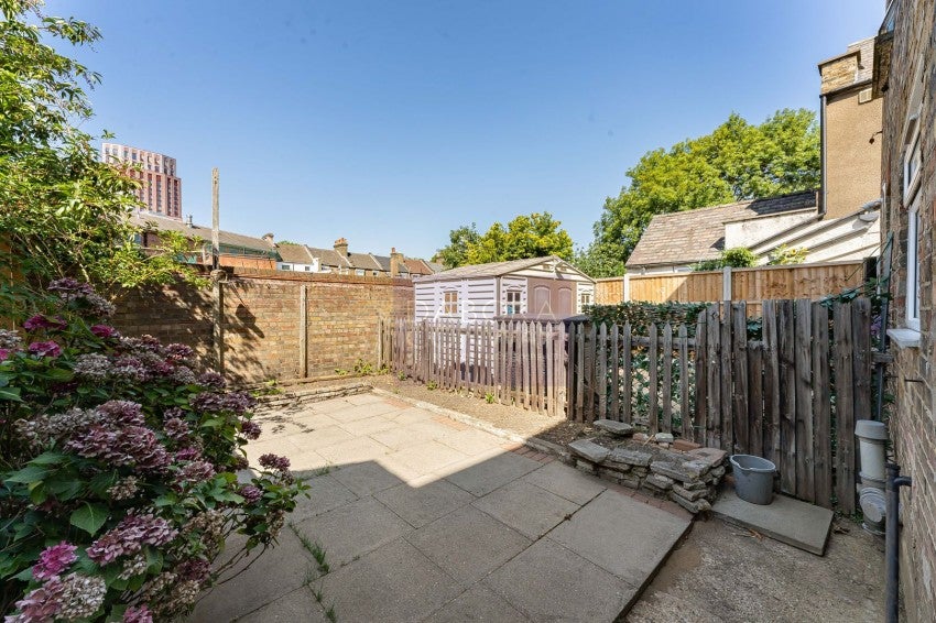 House Stainforth Road in Greater London