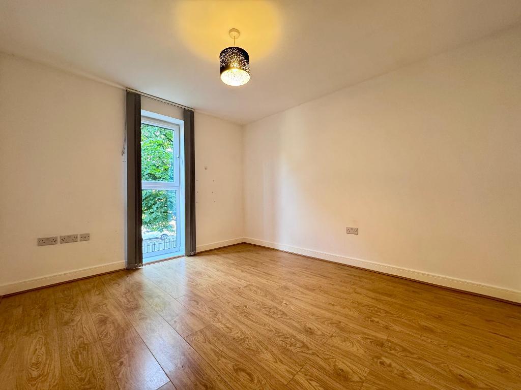 Flat Campus Avenue in Greater London