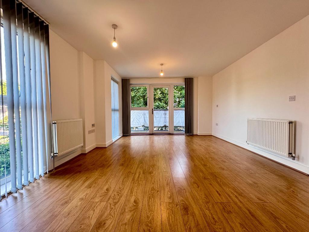 Flat Campus Avenue in Greater London