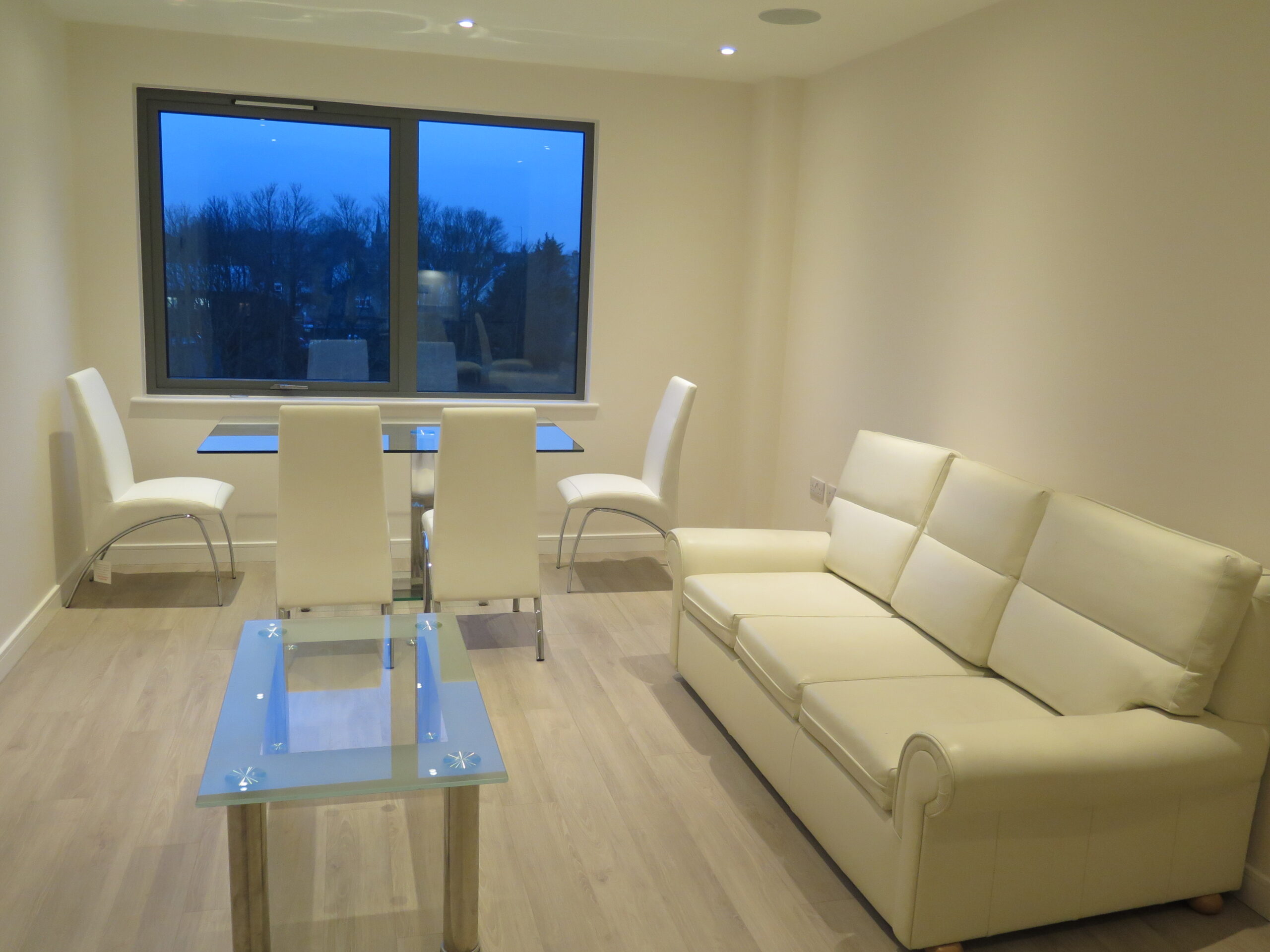 Flat Friern Barnet Road in Greater London