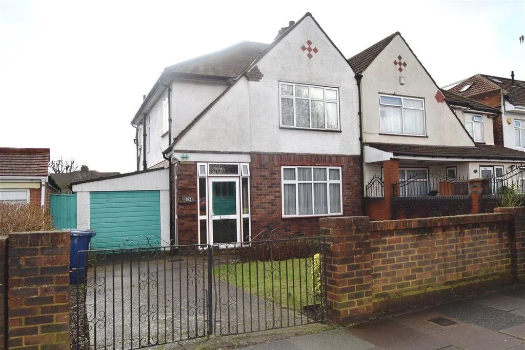 House Uxbridge Road in Greater London