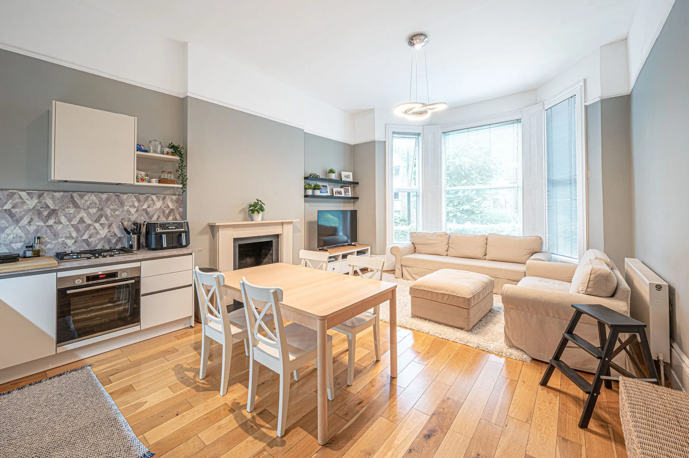 Flat Priory Road in Greater London