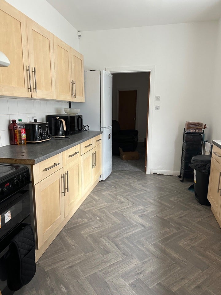Room Ena Avenue in Nottingham