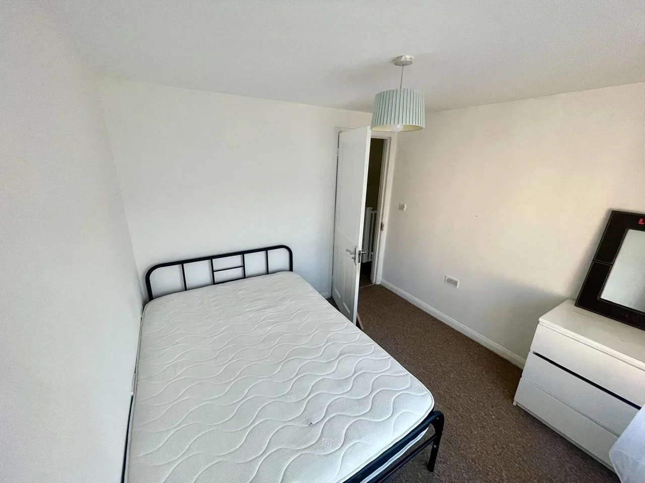 Room Albion Road in Greater London