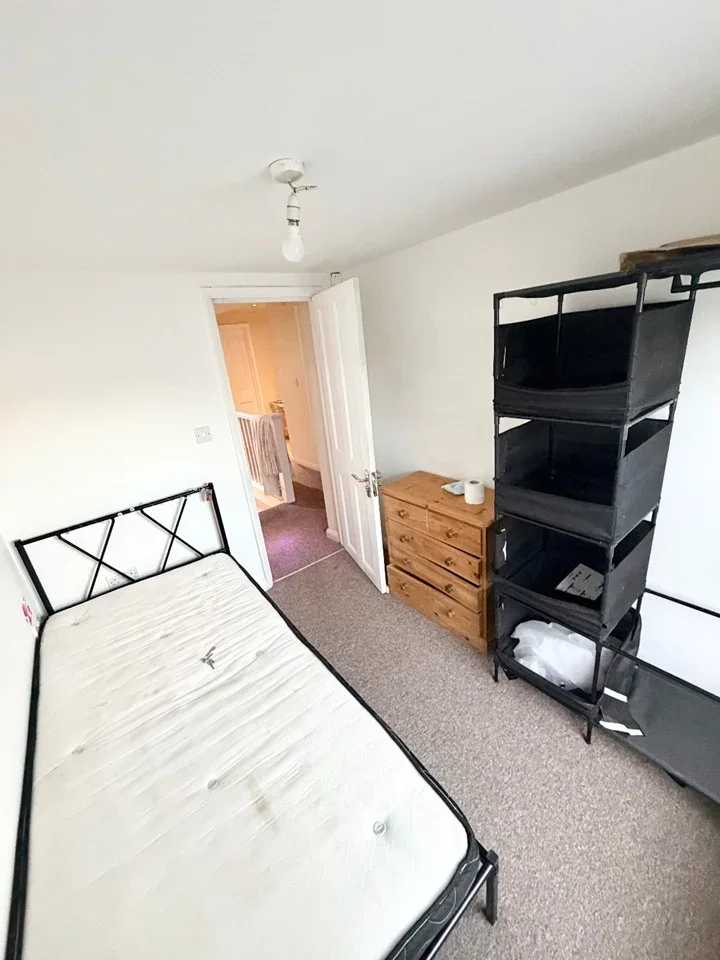 Room Albion Road in Greater London