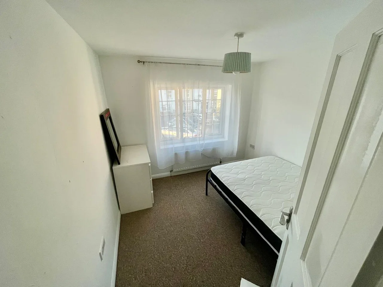 Room Albion Road in Greater London