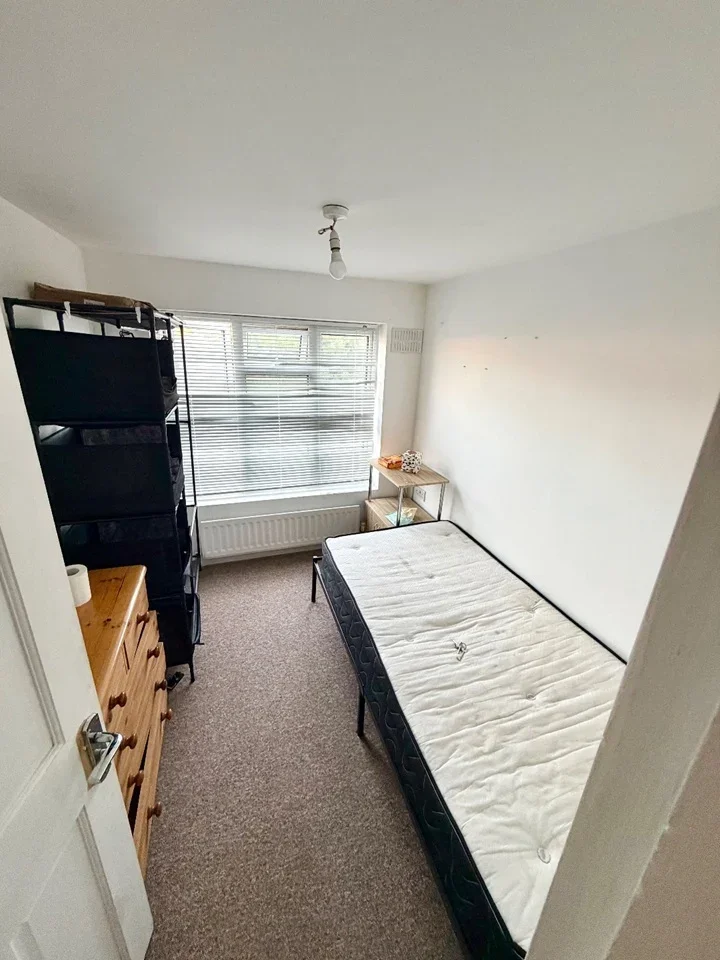 Room Albion Road in Greater London