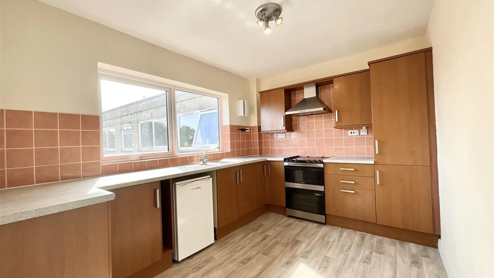 Flat Henleaze Road in Bristol