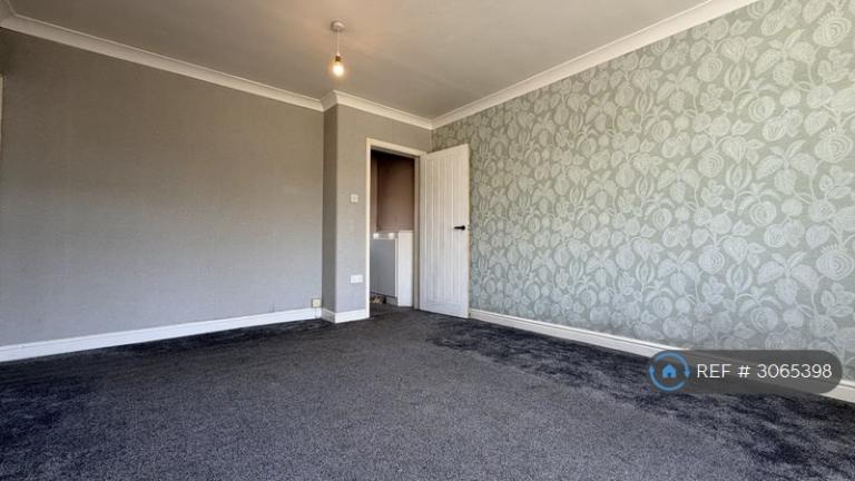 House Castle Way in Salford