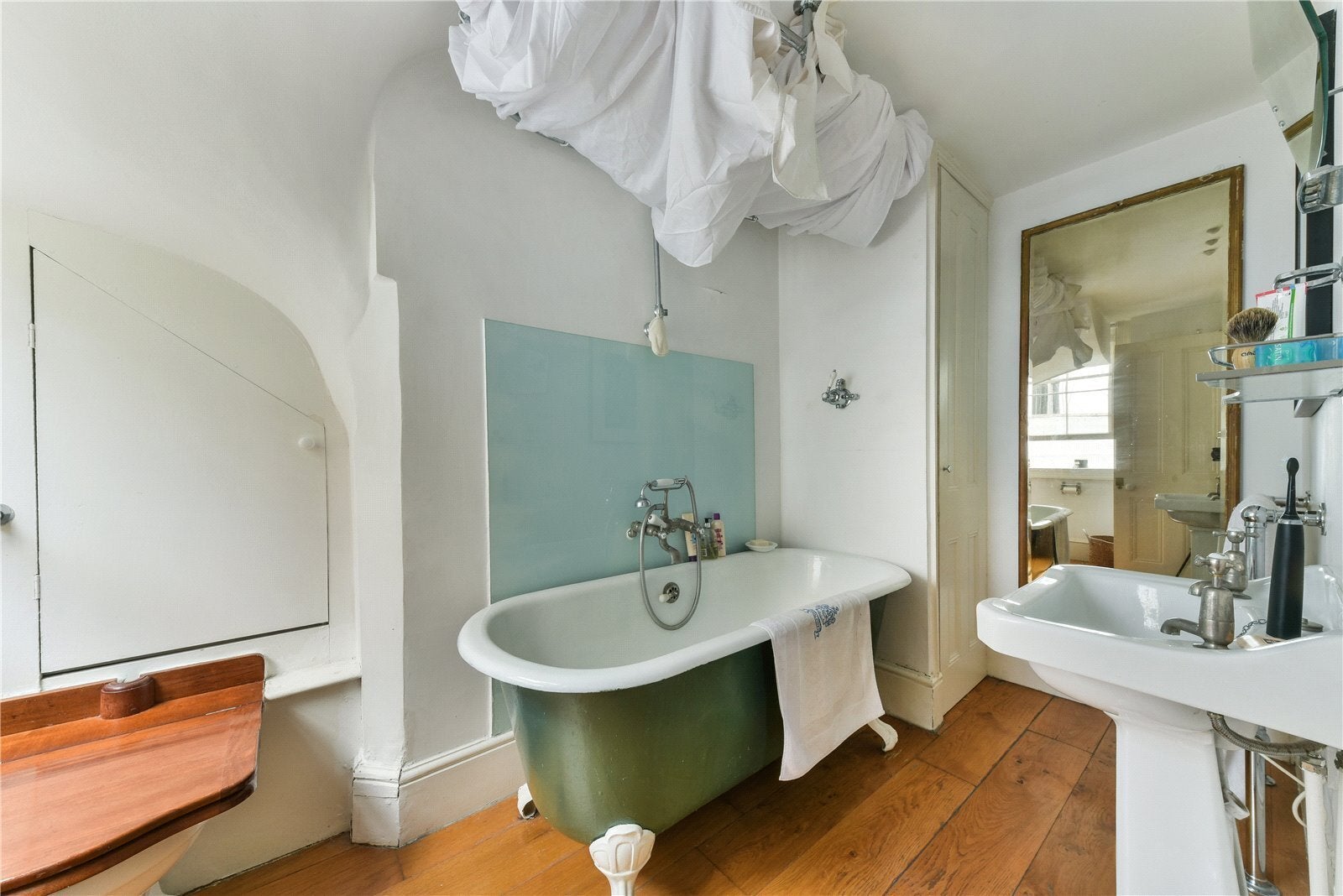 Flat New Row in City of Westminster