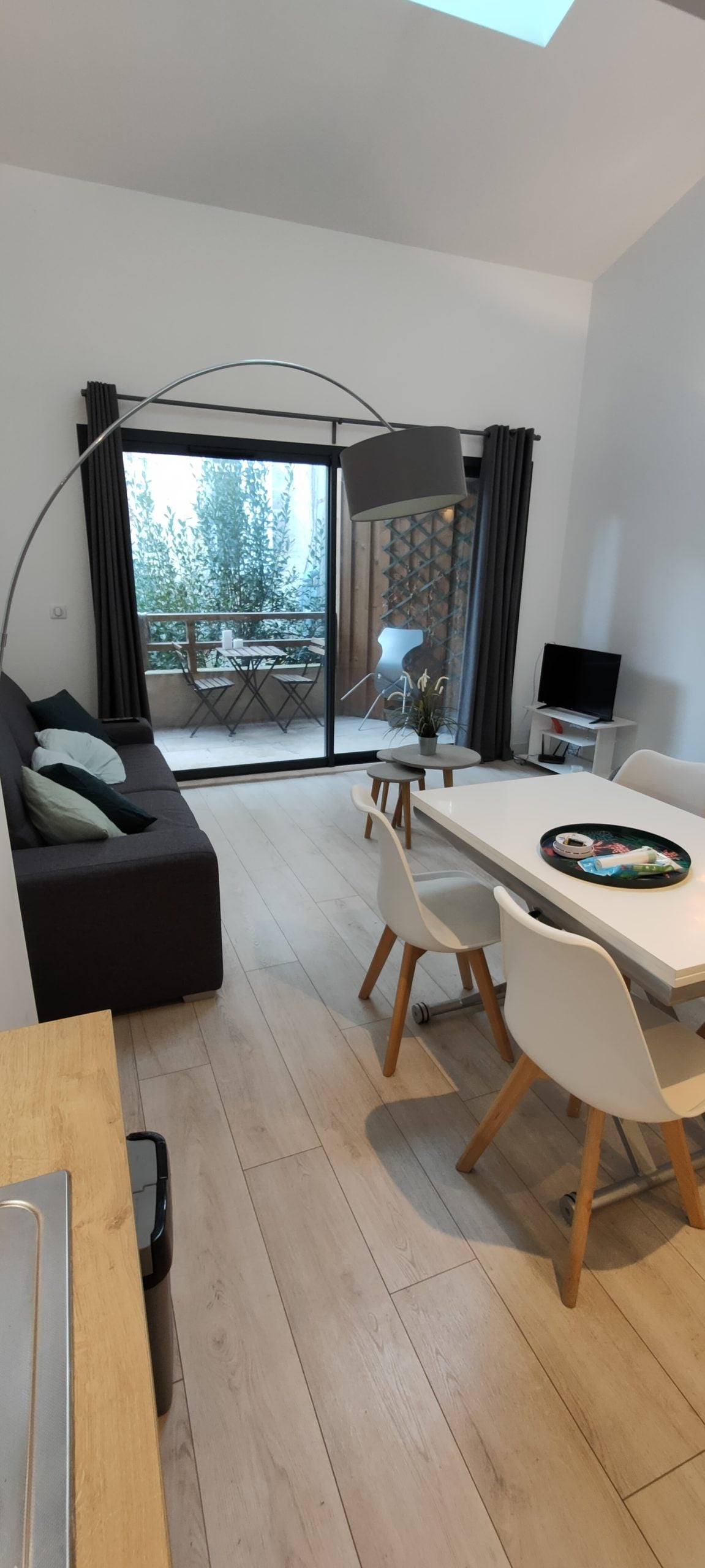 Flat Cours Anatole France in Bordeaux