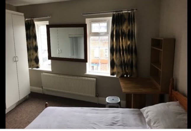 Room Dennis Parade in Greater London