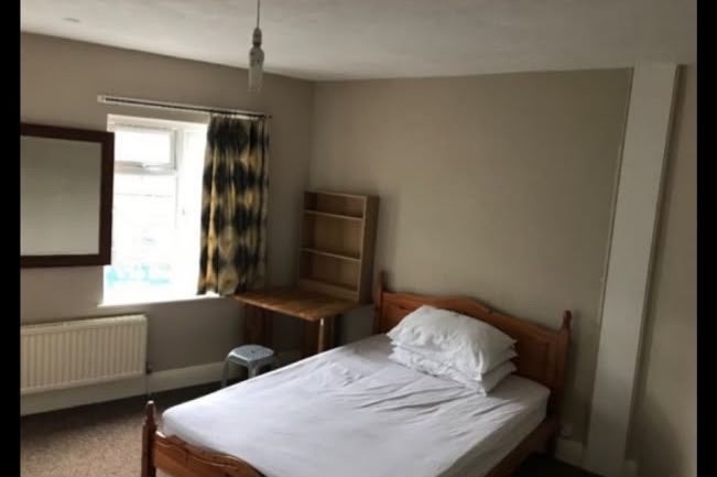 Room Dennis Parade in Greater London