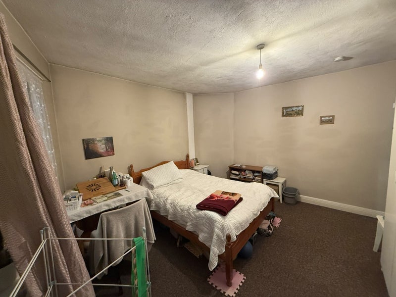 Room Dennis Parade in Greater London
