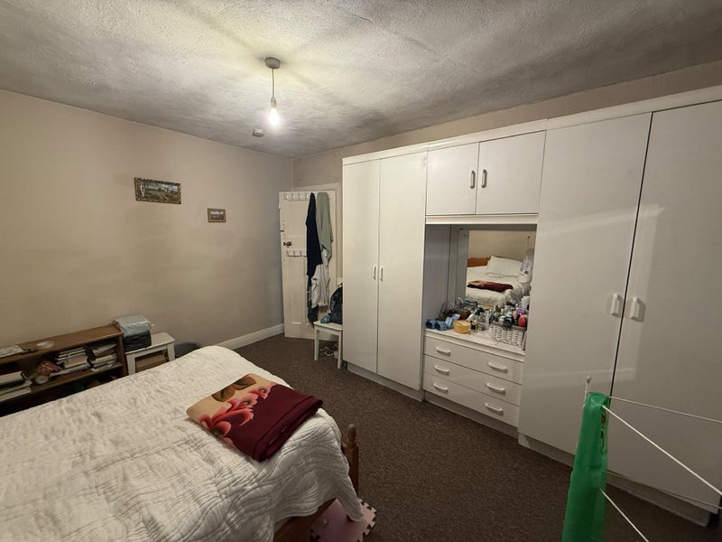 Room Dennis Parade in Greater London